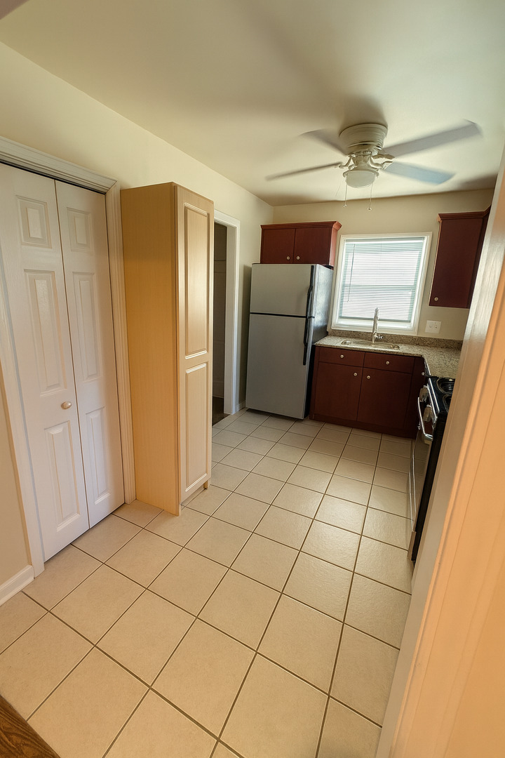 15921 Long Avenue, Oak Forest, IL 60452