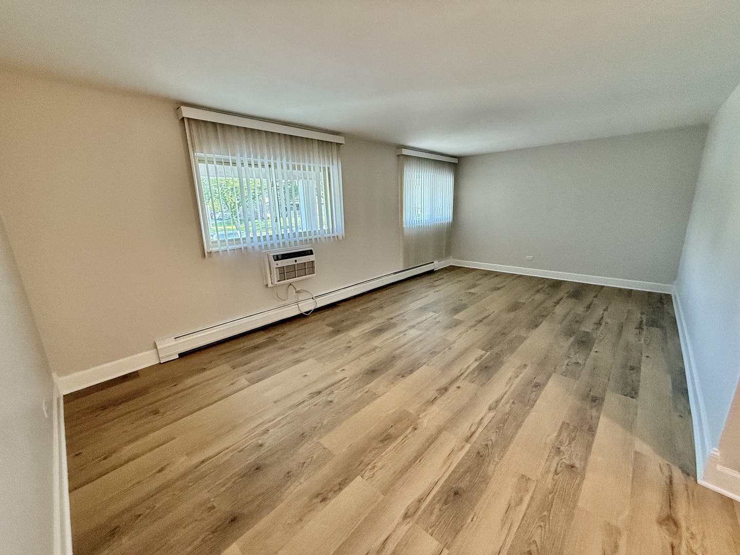 690 Marilyn Avenue #203, Glendale Heights, IL 60139