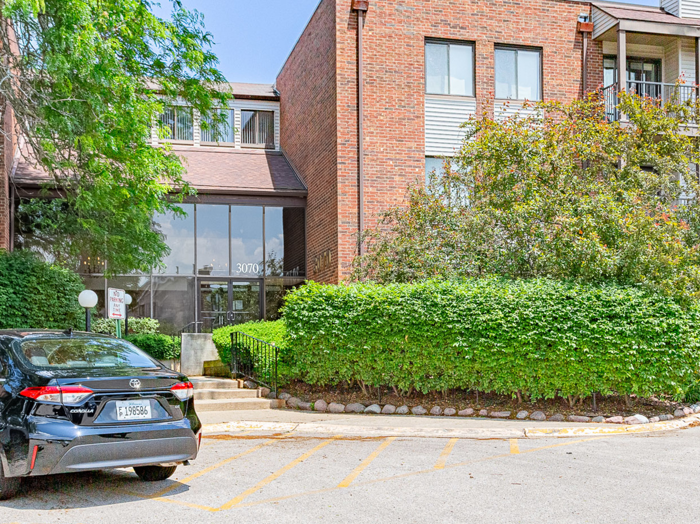 3070 Pheasant Creek Drive #201, Northbrook, IL 60062