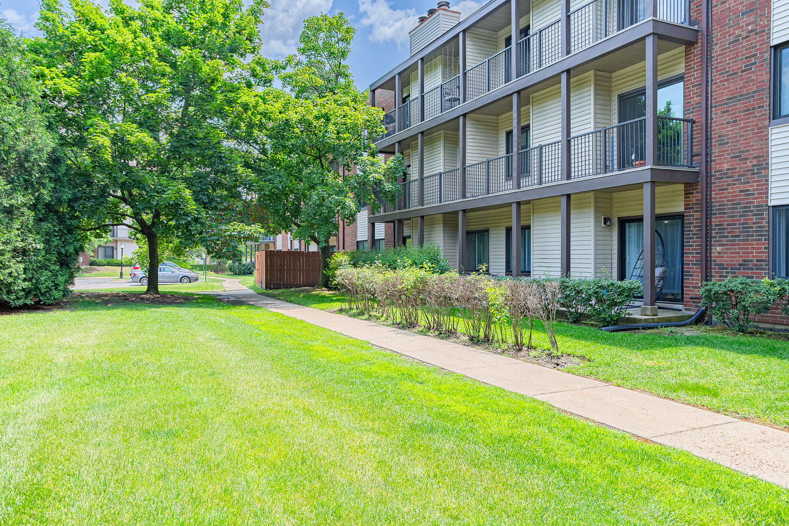 3070 Pheasant Creek Drive #201, Northbrook, IL 60062