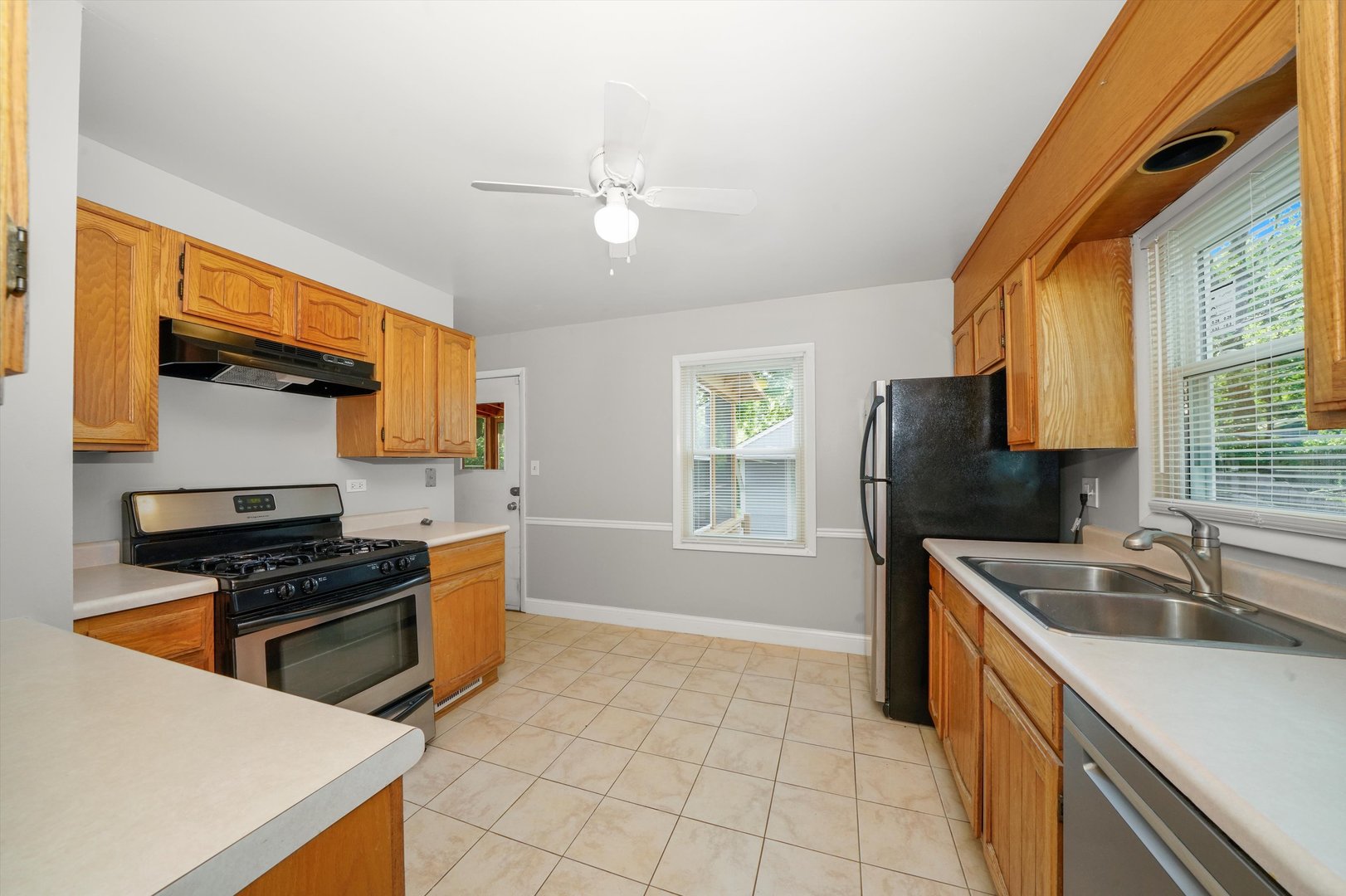 21 S Archer Avenue, Mundelein, IL 60060