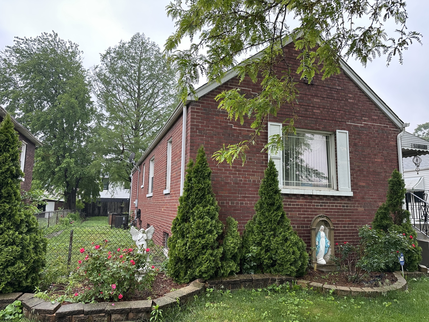 562 Harrison Avenue, Calumet City, IL 60409