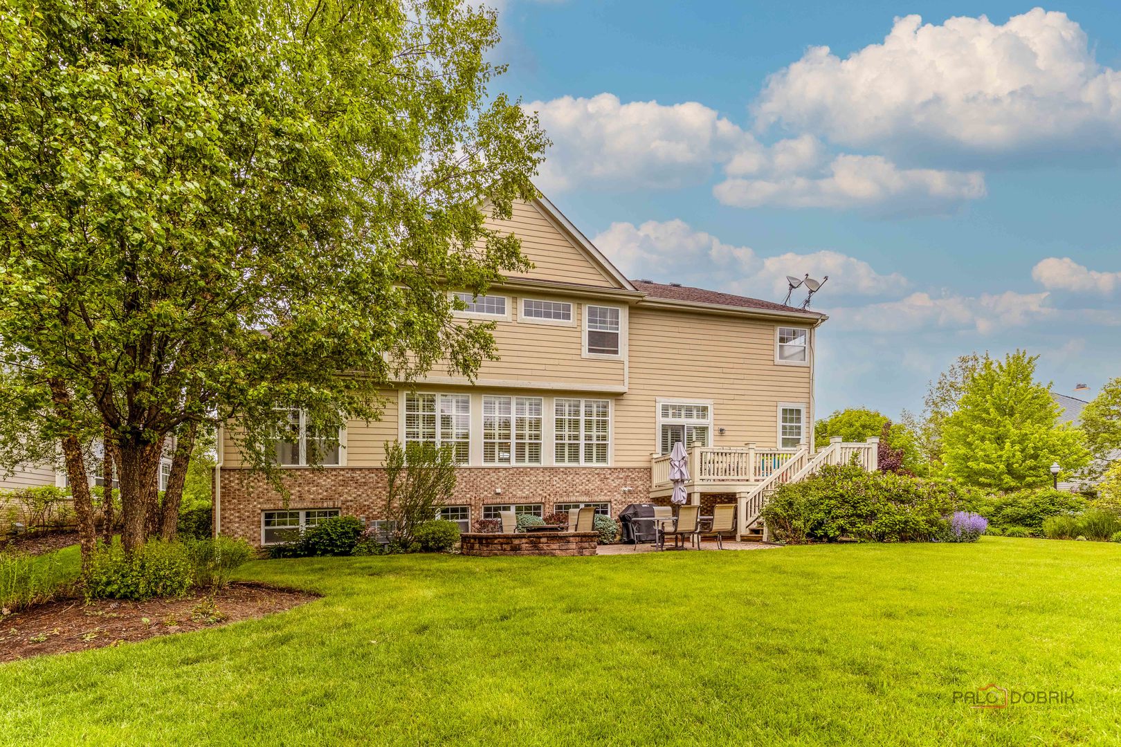 237 Colonial Drive, Vernon Hills, IL 60061