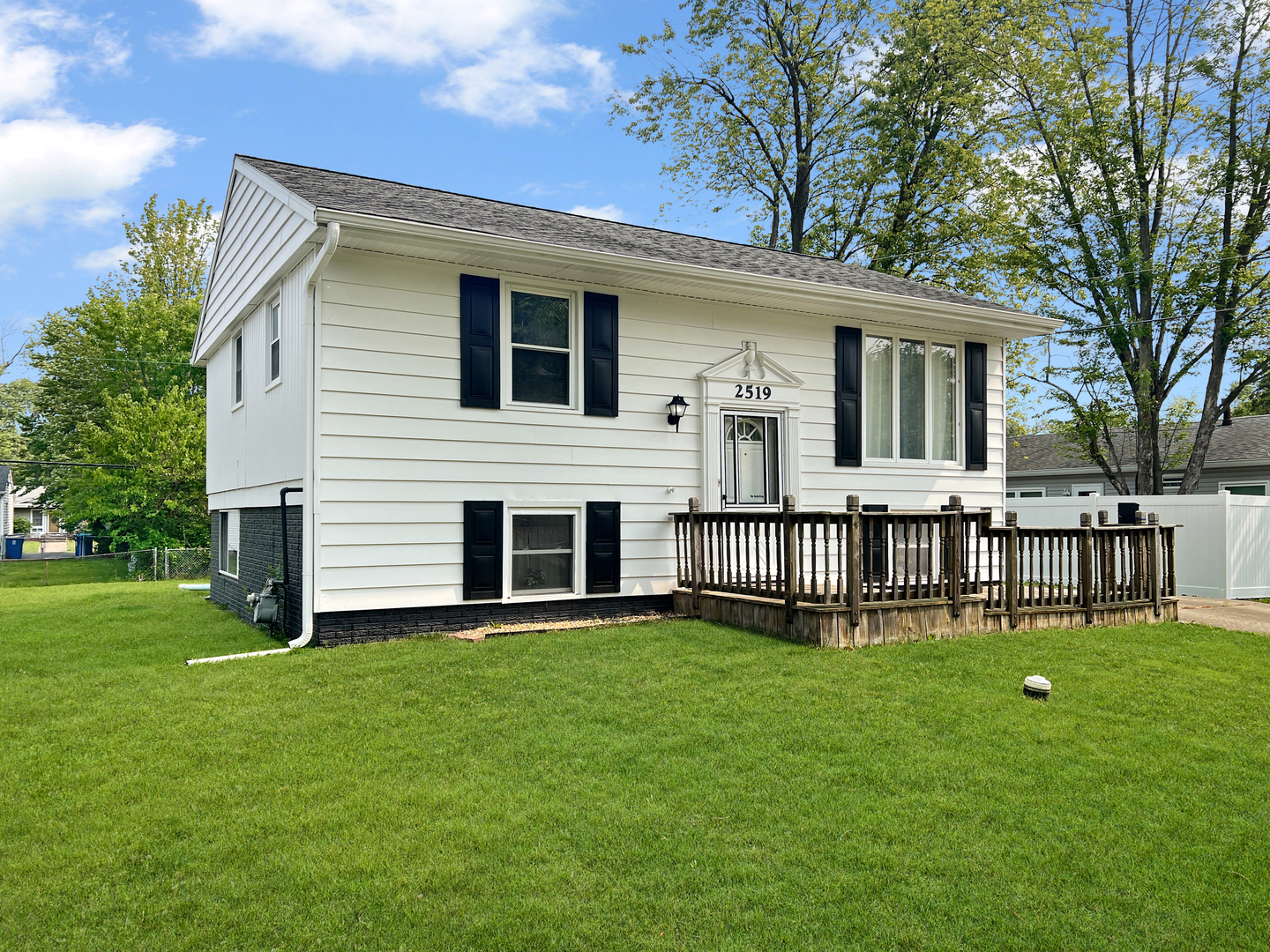 2519 Apache Avenue, Sauk Village, IL 60411
