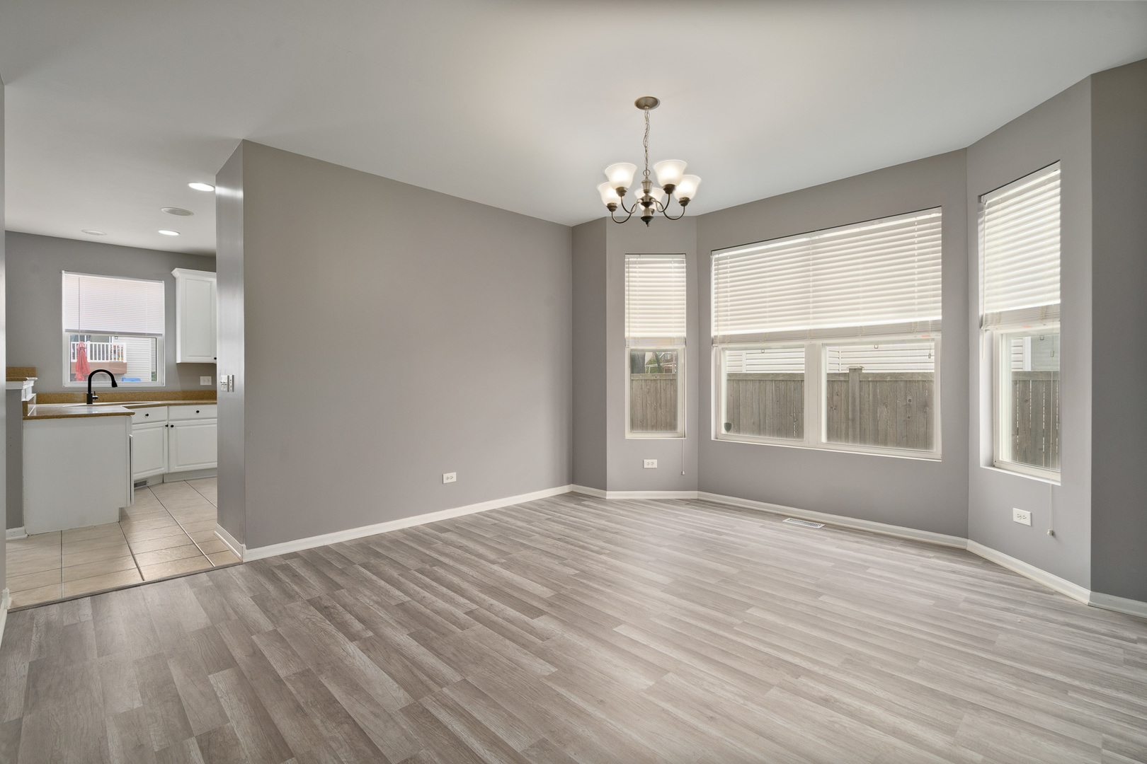 8013 Shady Oak Road, Joliet, IL 60431