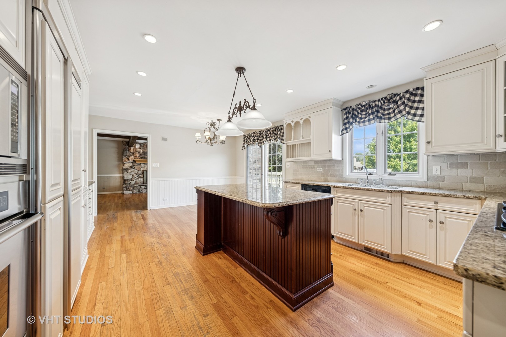 7565 Woodland Lane, Burr Ridge, IL 60527