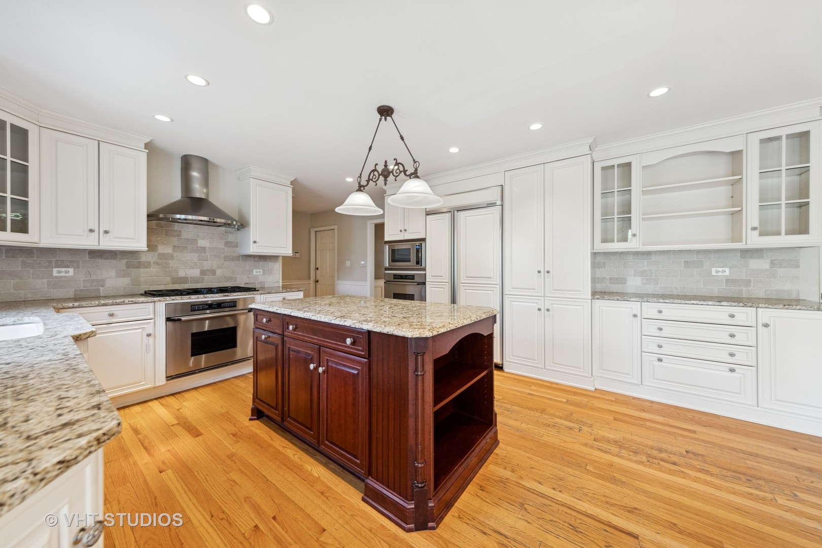 7565 Woodland Lane, Burr Ridge, IL 60527