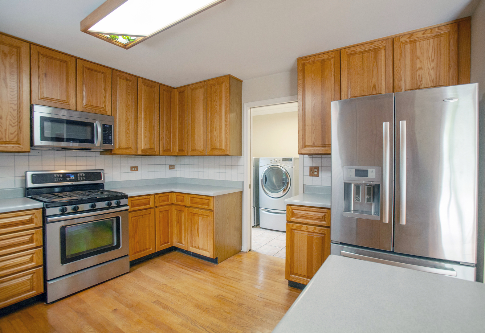 2705 Colonial Drive, Elgin, IL 60124