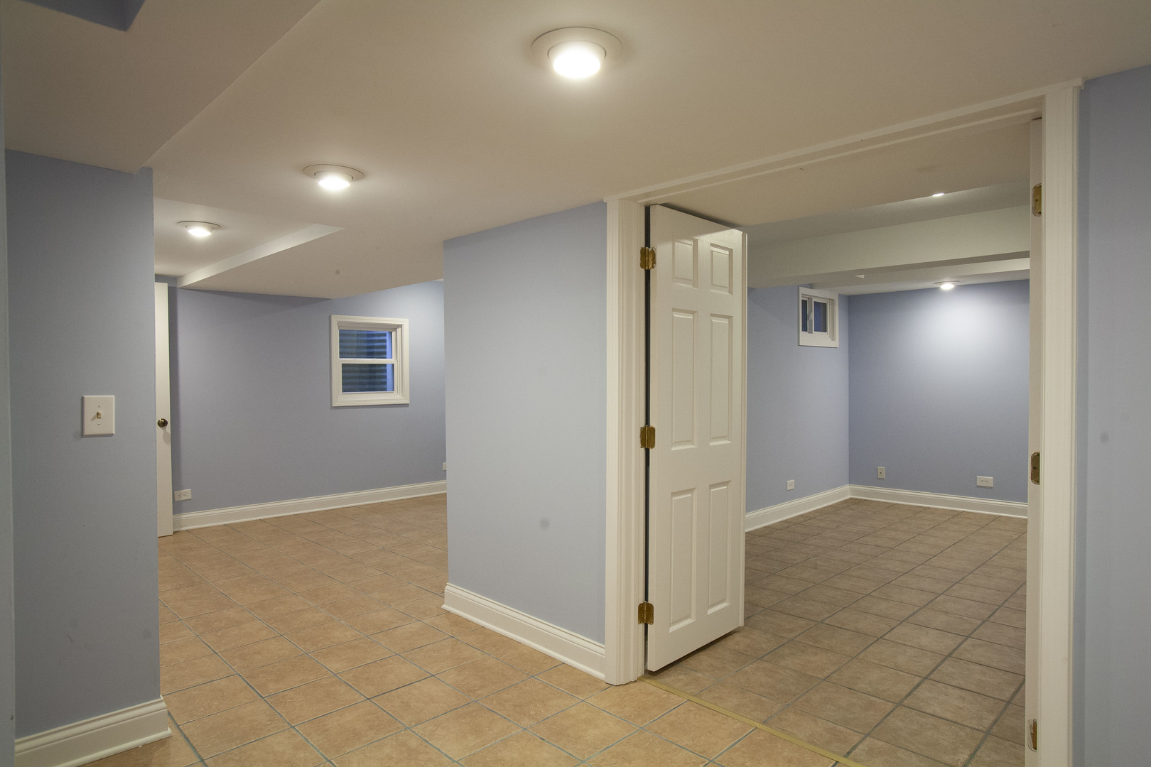 2705 Colonial Drive, Elgin, IL 60124
