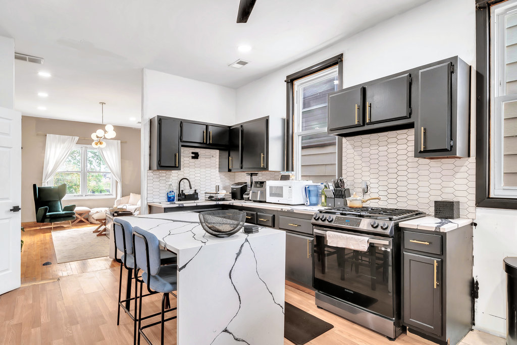 4926 S Winchester Avenue, Chicago, IL 60609