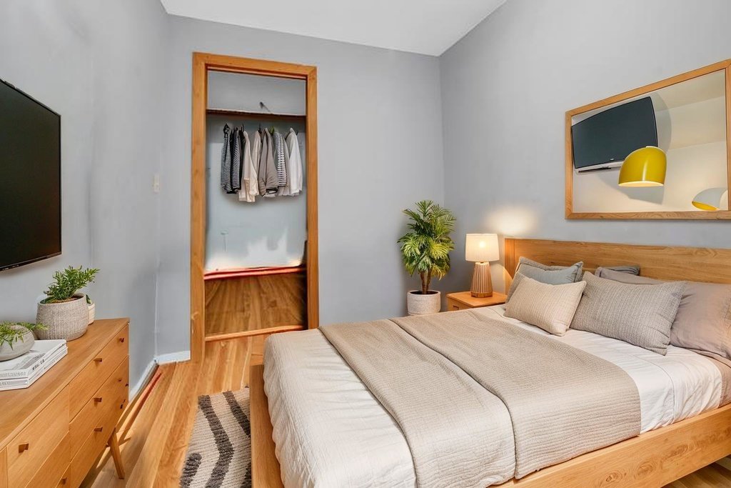 4926 S Winchester Avenue, Chicago, IL 60609