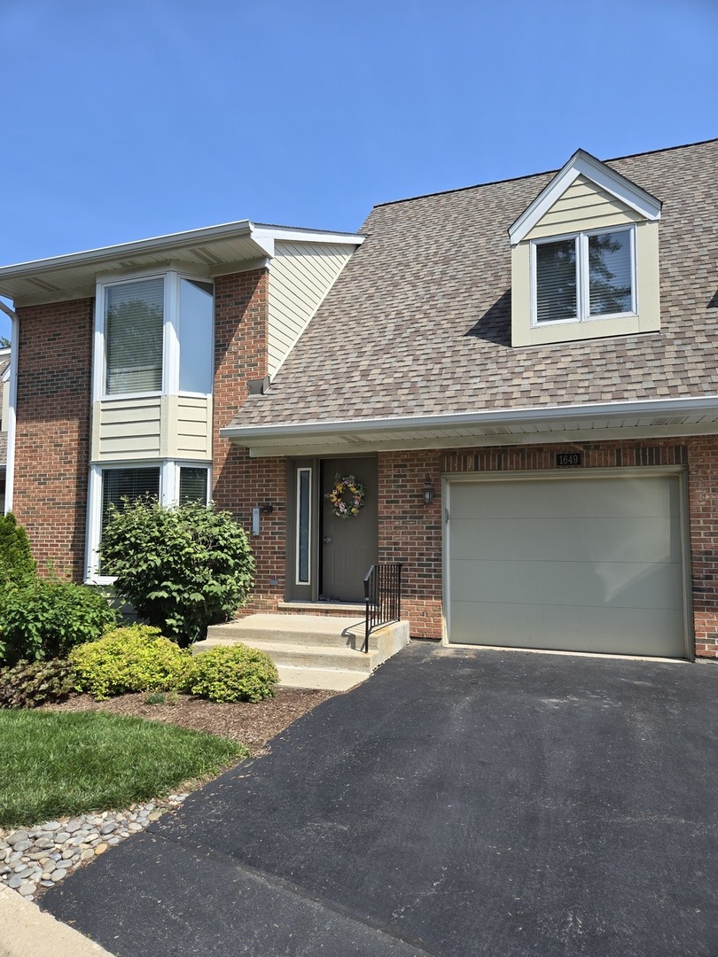 1649 N Belmont Court #1649, Arlington Heights, IL 60004
