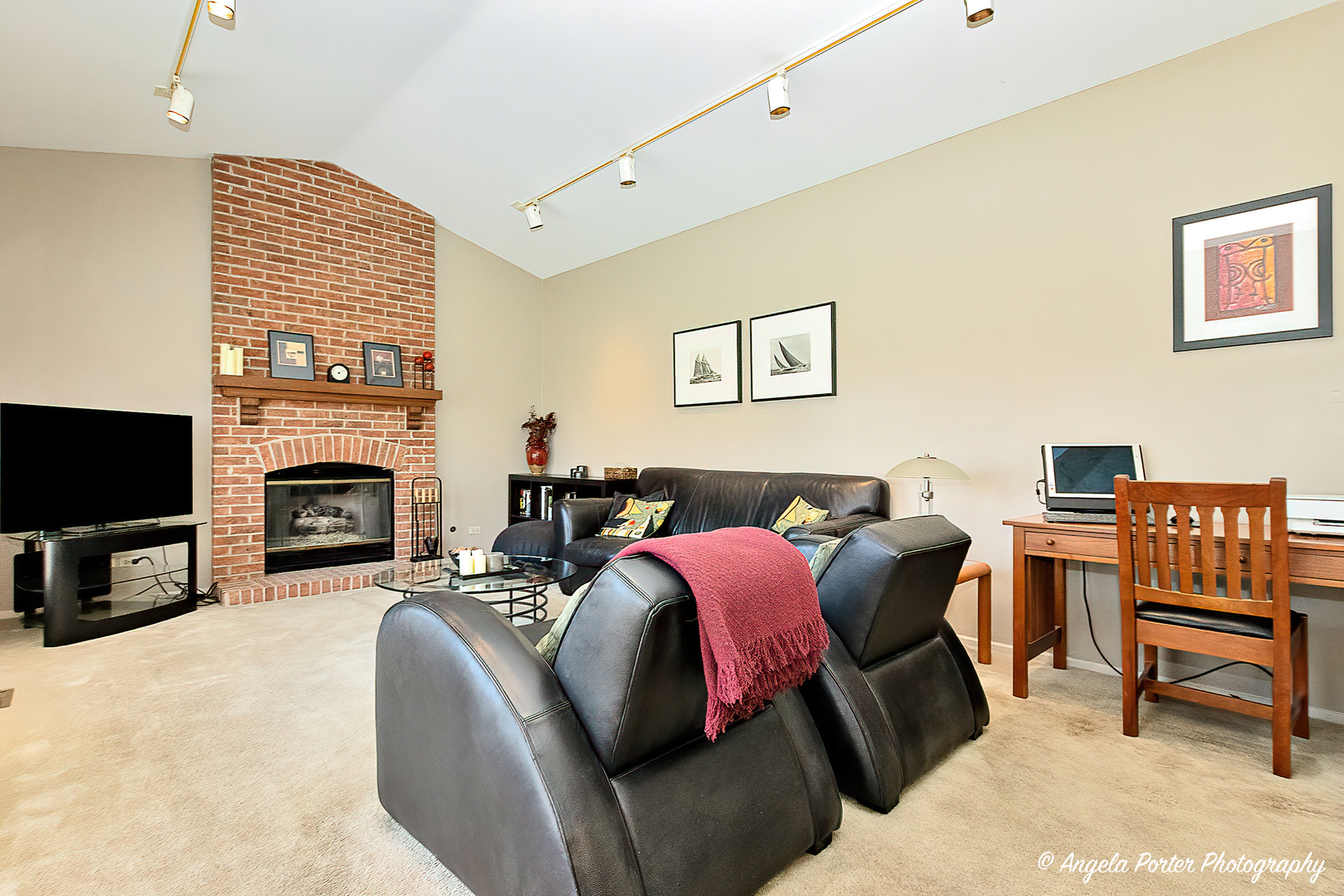 213 Stanton Drive, Buffalo Grove, IL 60089
