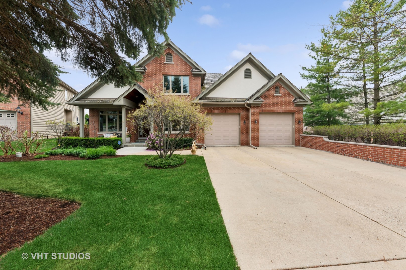 21819 W Riviera Court, Mundelein, IL 60060
