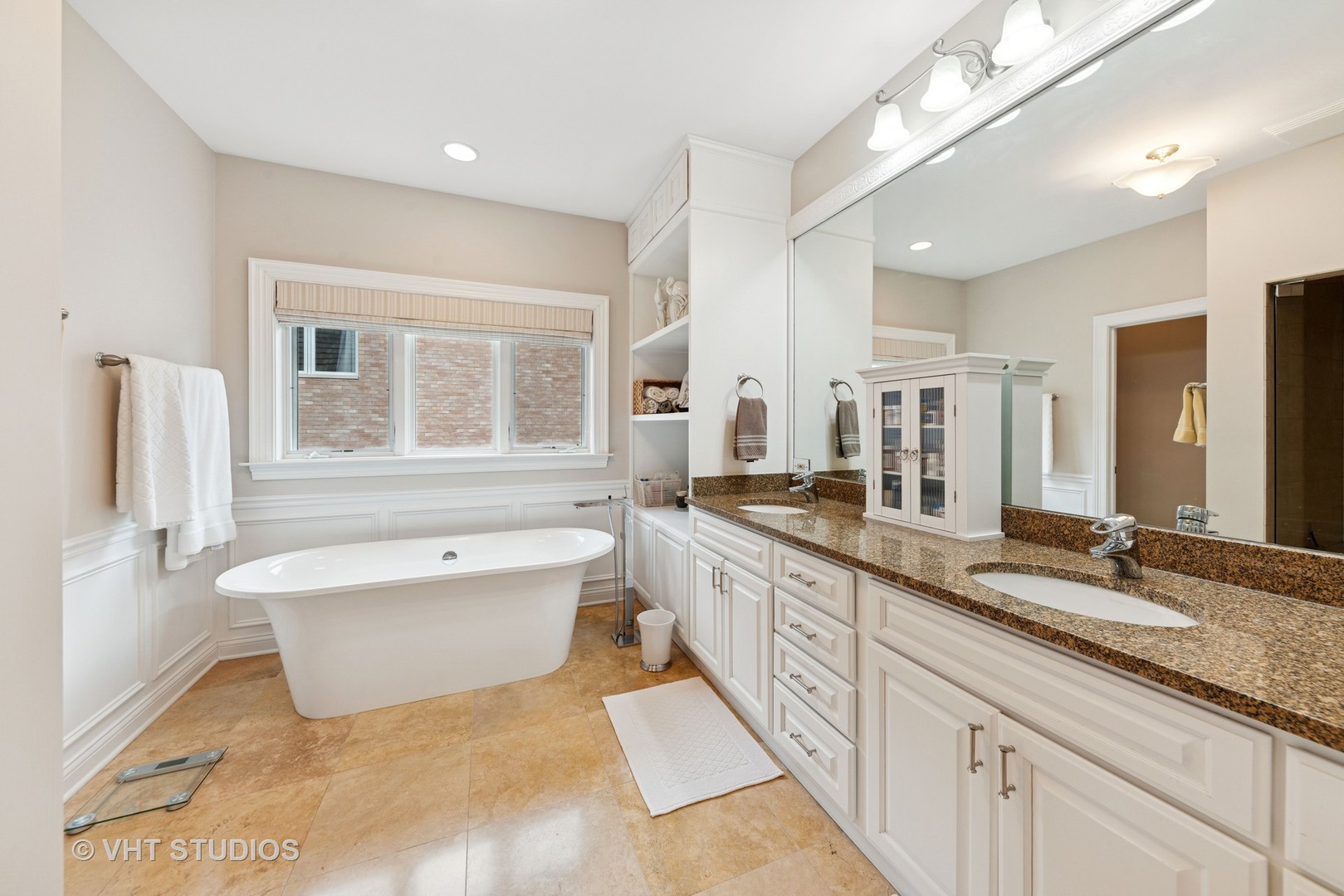 21819 W Riviera Court, Mundelein, IL 60060