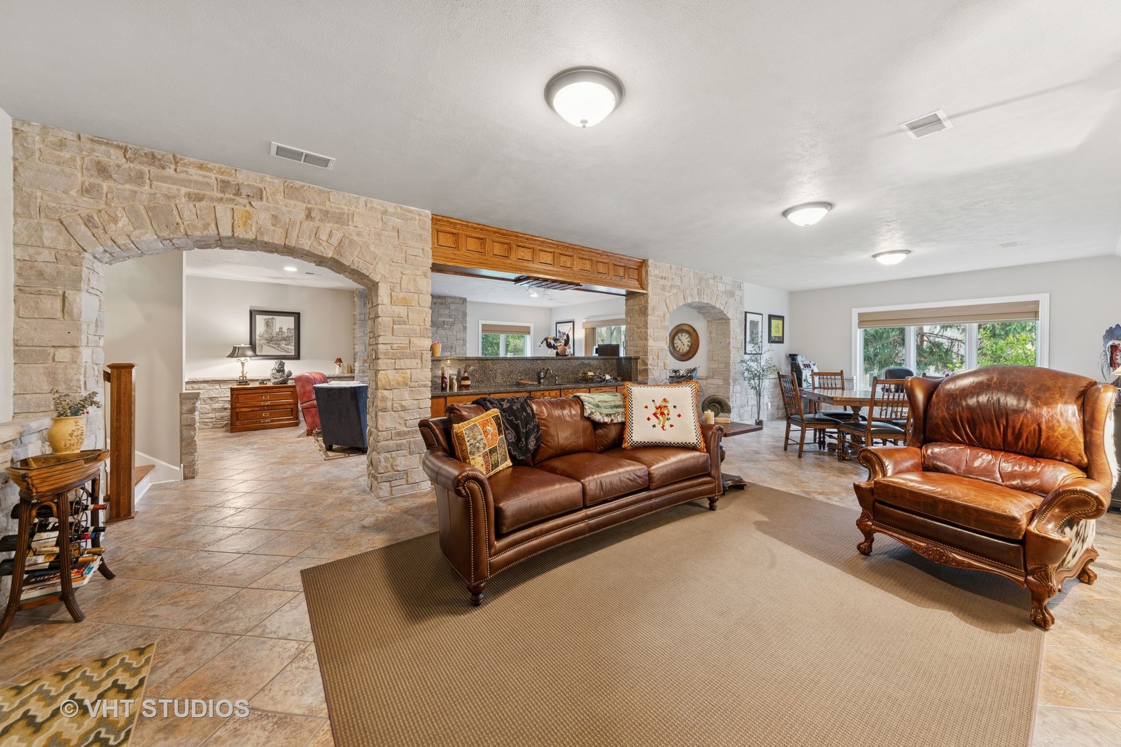 21819 W Riviera Court, Mundelein, IL 60060