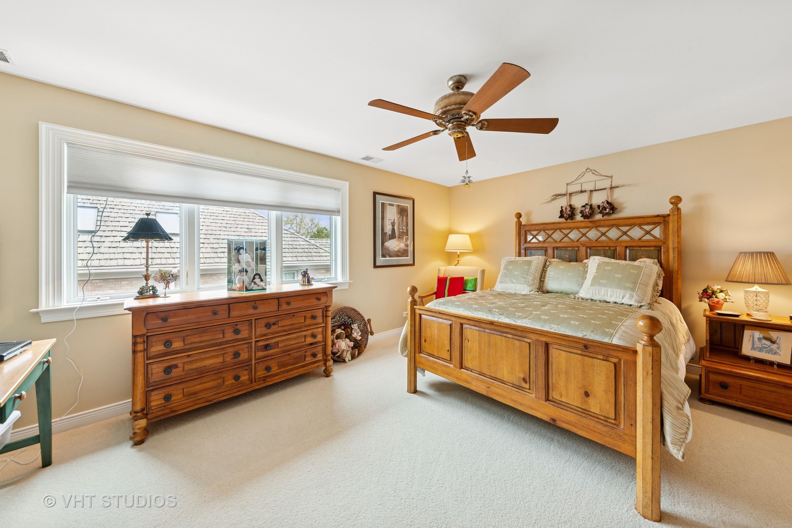 21819 W Riviera Court, Mundelein, IL 60060