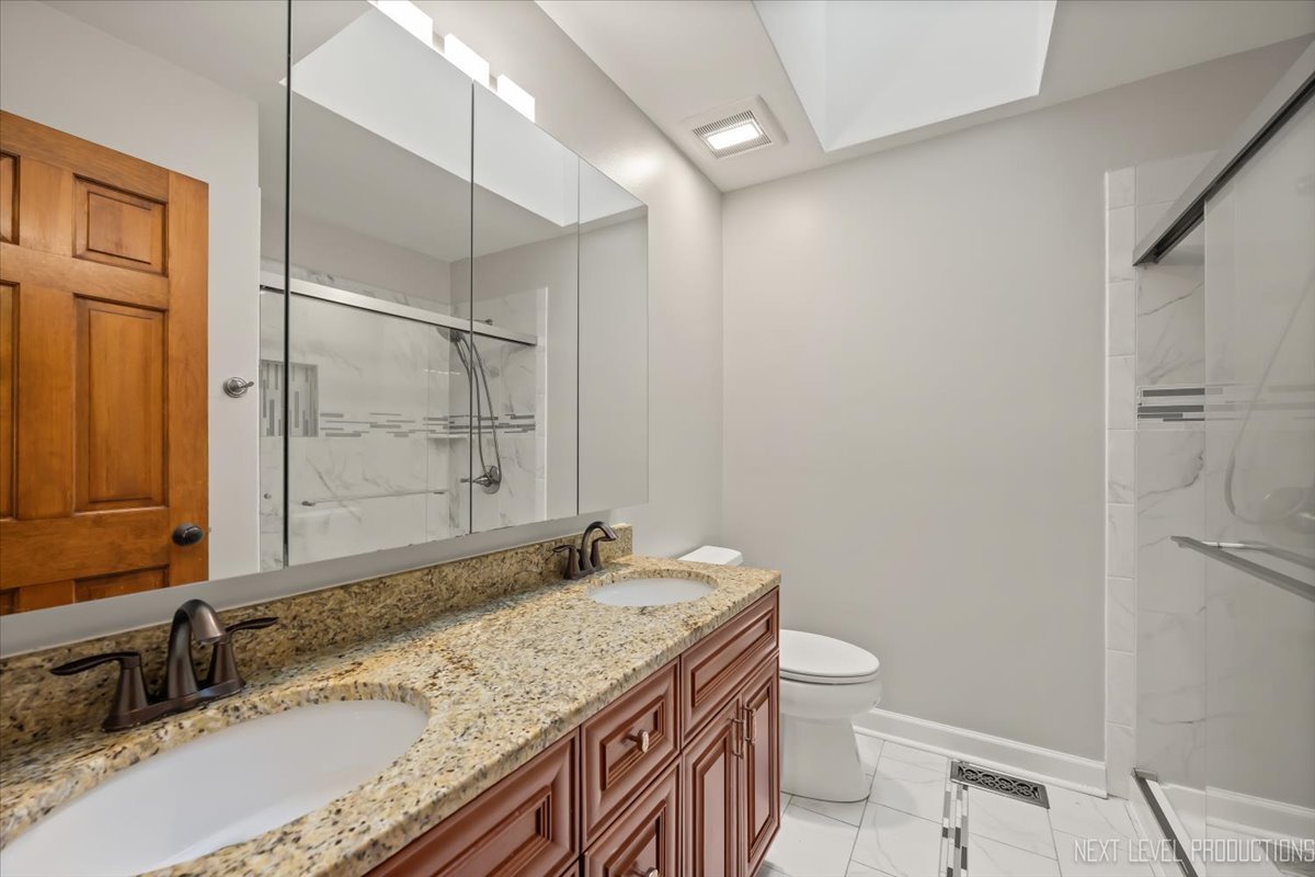 2556 Leach Drive, Naperville, IL 60564
