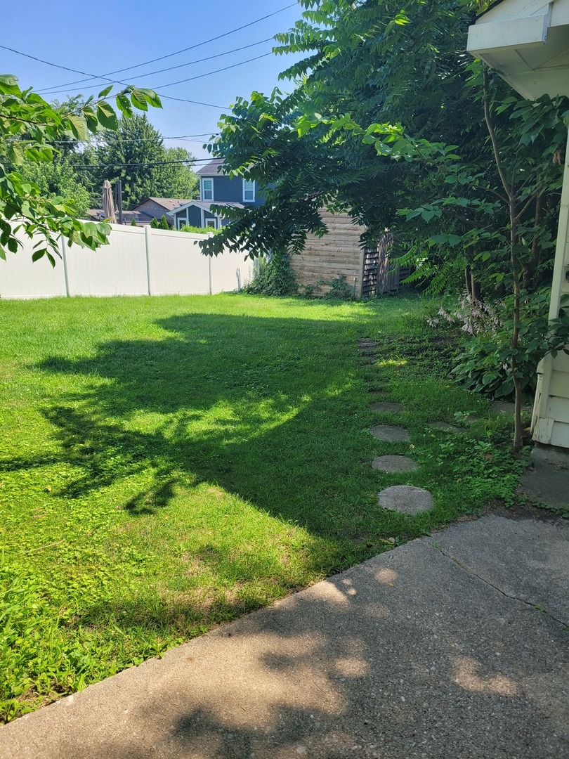 415 chicago Avenue, Downers Grove, IL 60515