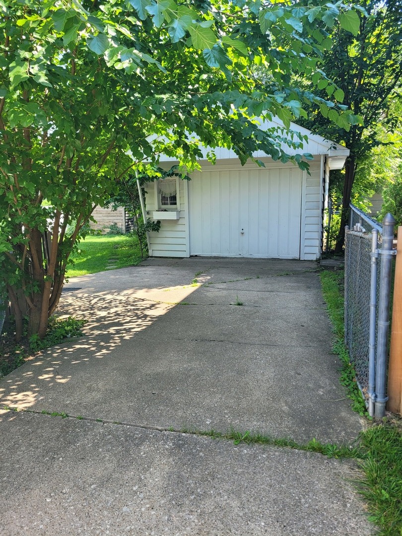 415 chicago Avenue, Downers Grove, IL 60515