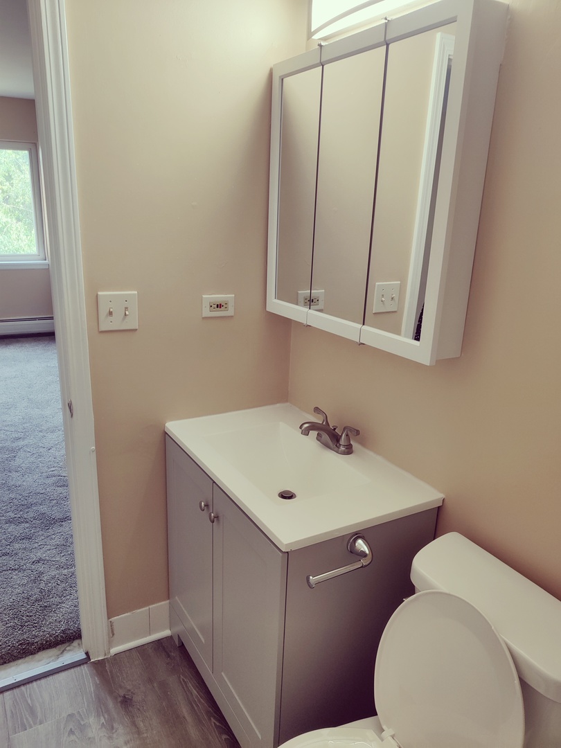 2419 S GOEBBERT Road #210, Arlington Heights, IL 60005