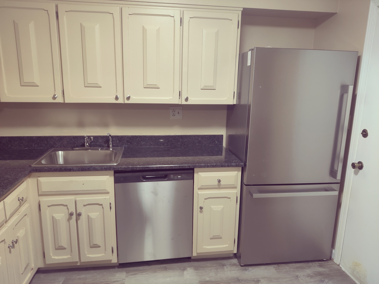 2419 S GOEBBERT Road #210, Arlington Heights, IL 60005