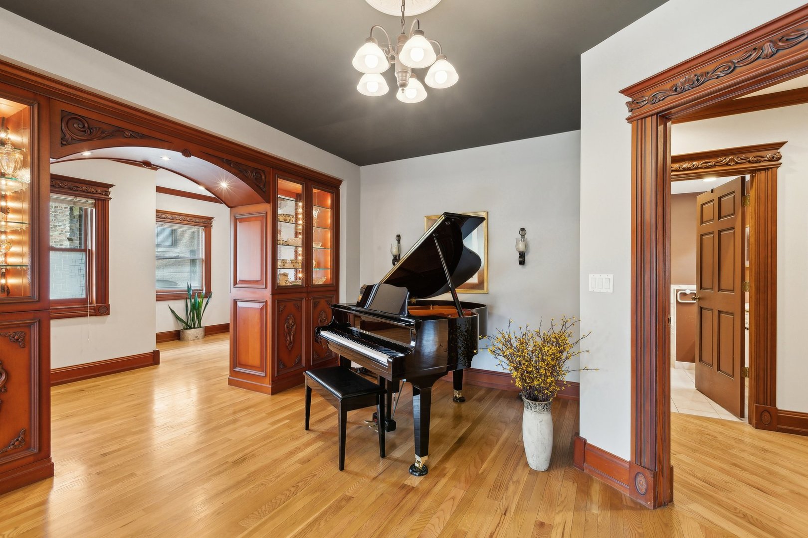 1424 Glencoe Avenue, Highland Park, IL 60035