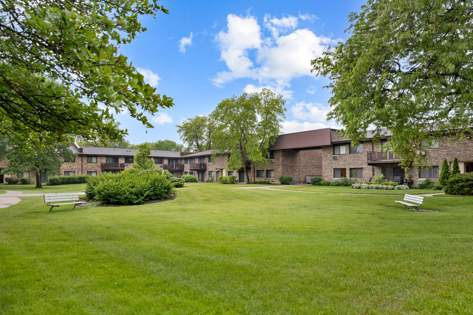 2642 N Windsor Drive #102, Arlington Heights, IL 60004