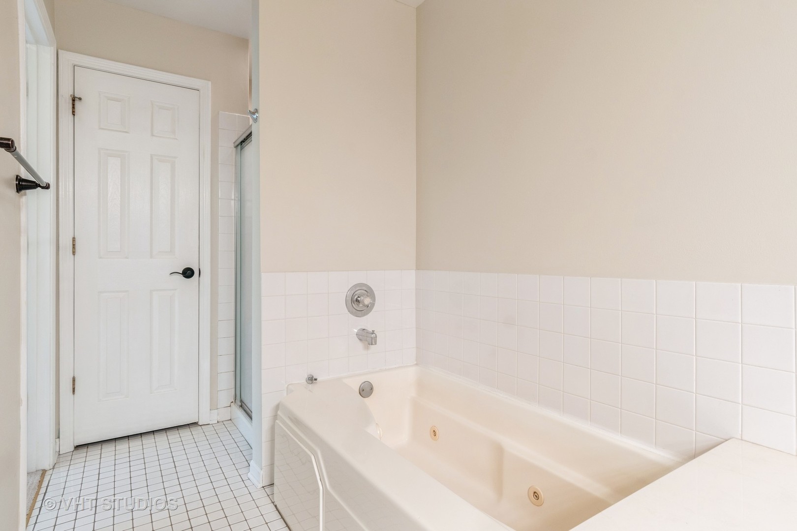 1245 Rhodes Lane #1245, Naperville, IL 60540