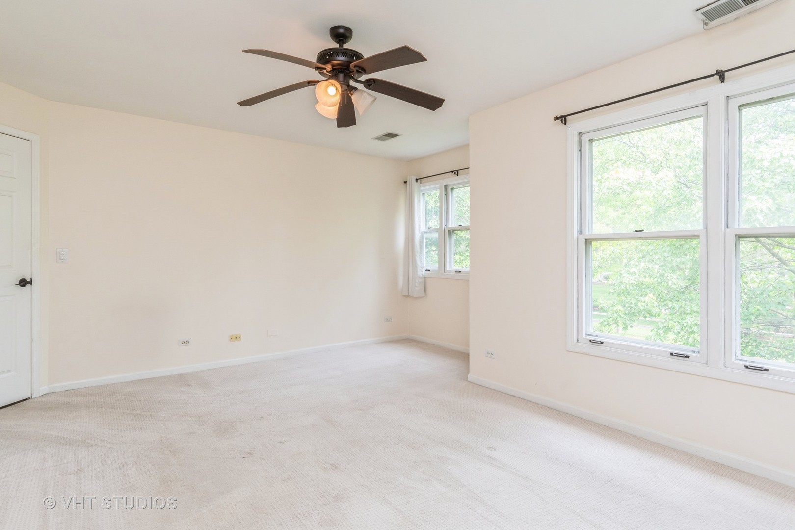 1245 Rhodes Lane #1245, Naperville, IL 60540