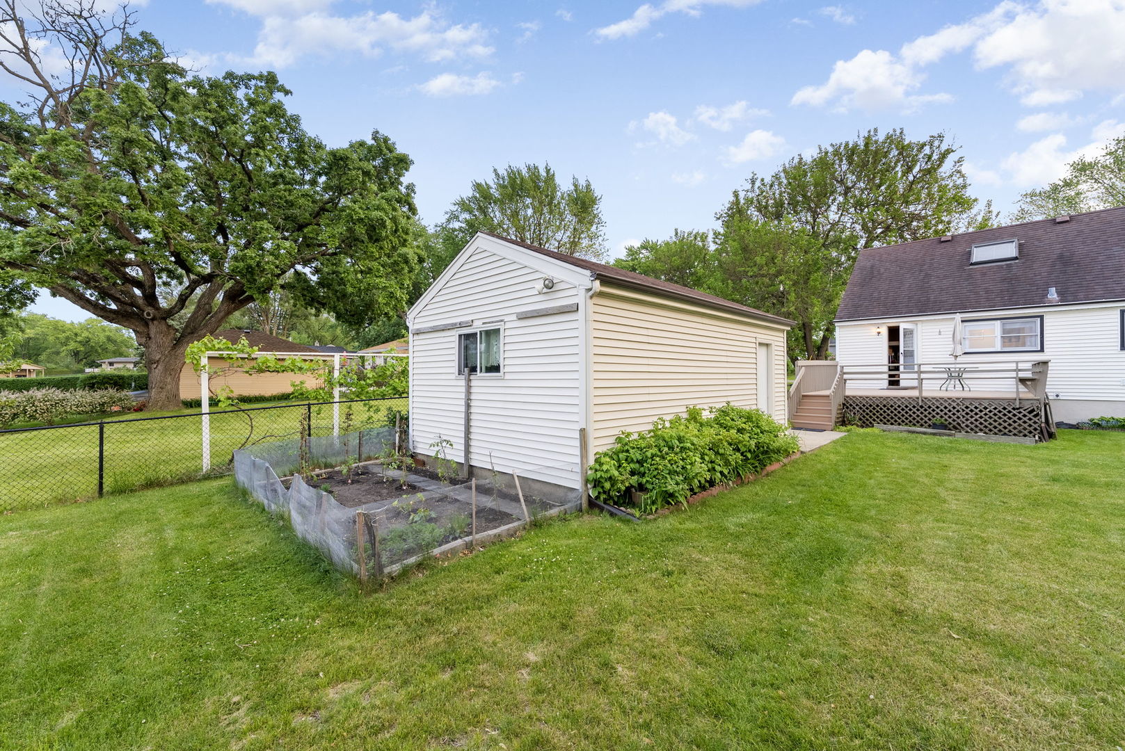 5116 W Shore Drive, McHenry, IL 60050
