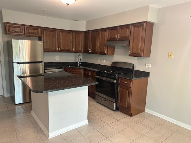 1127 ORLEANS Drive, Mundelein, IL 60060