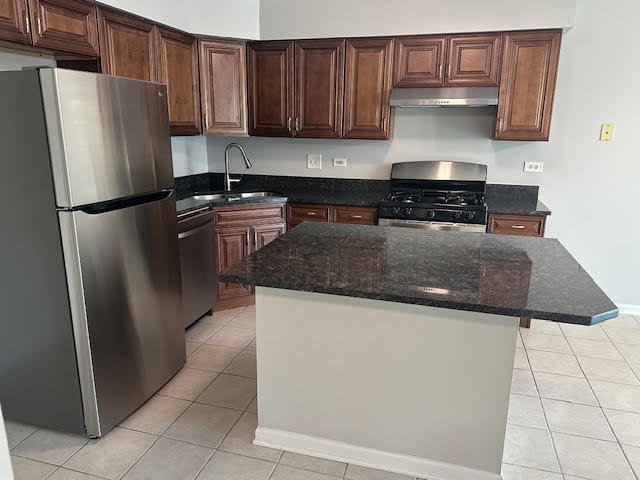 1127 ORLEANS Drive, Mundelein, IL 60060