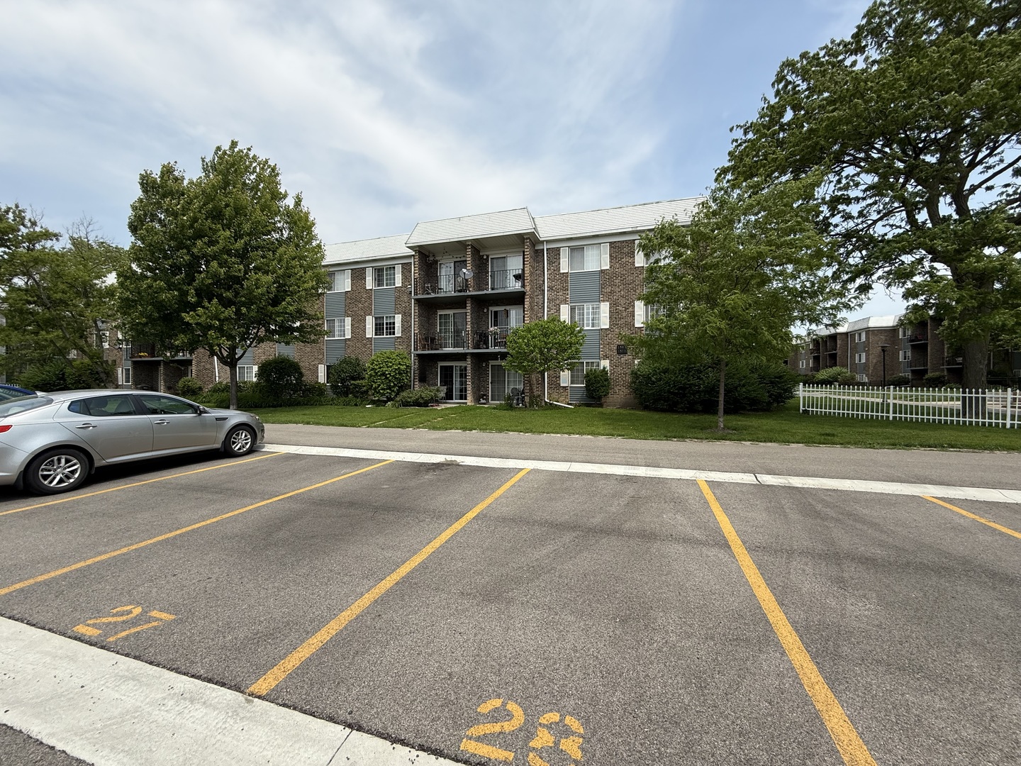 1511 N Windsor Drive #305, Arlington Heights, IL 60004