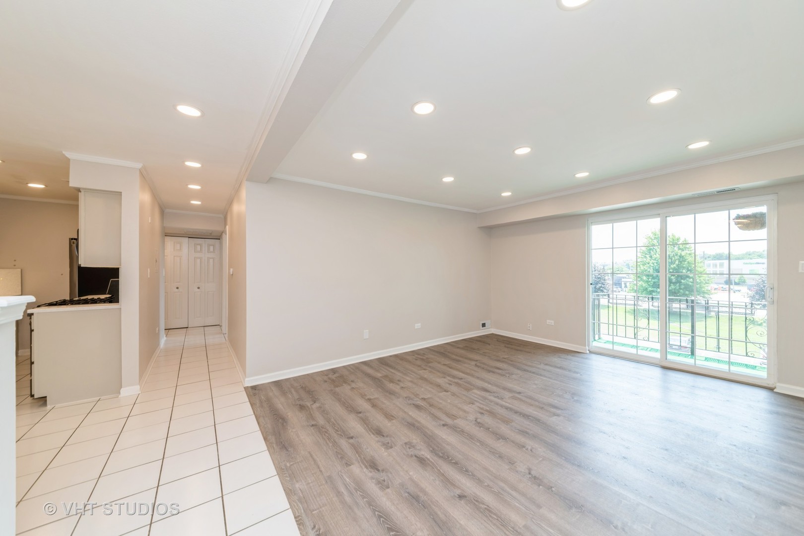 1511 N Windsor Drive #305, Arlington Heights, IL 60004