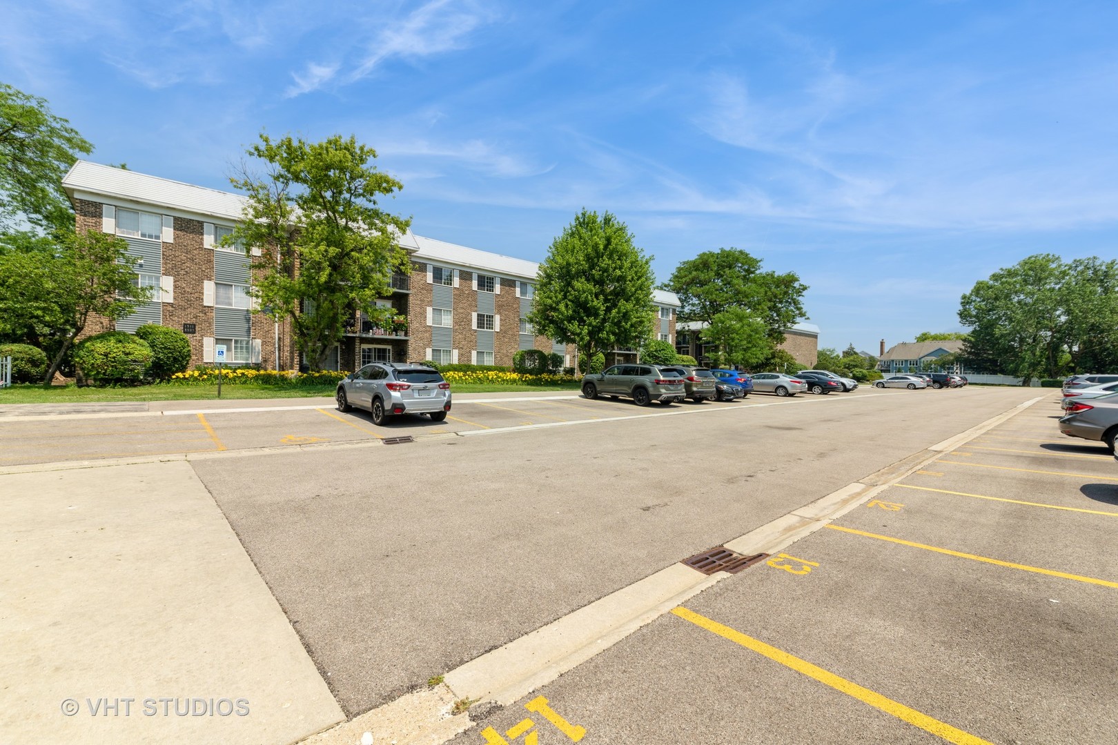 1511 N Windsor Drive #305, Arlington Heights, IL 60004
