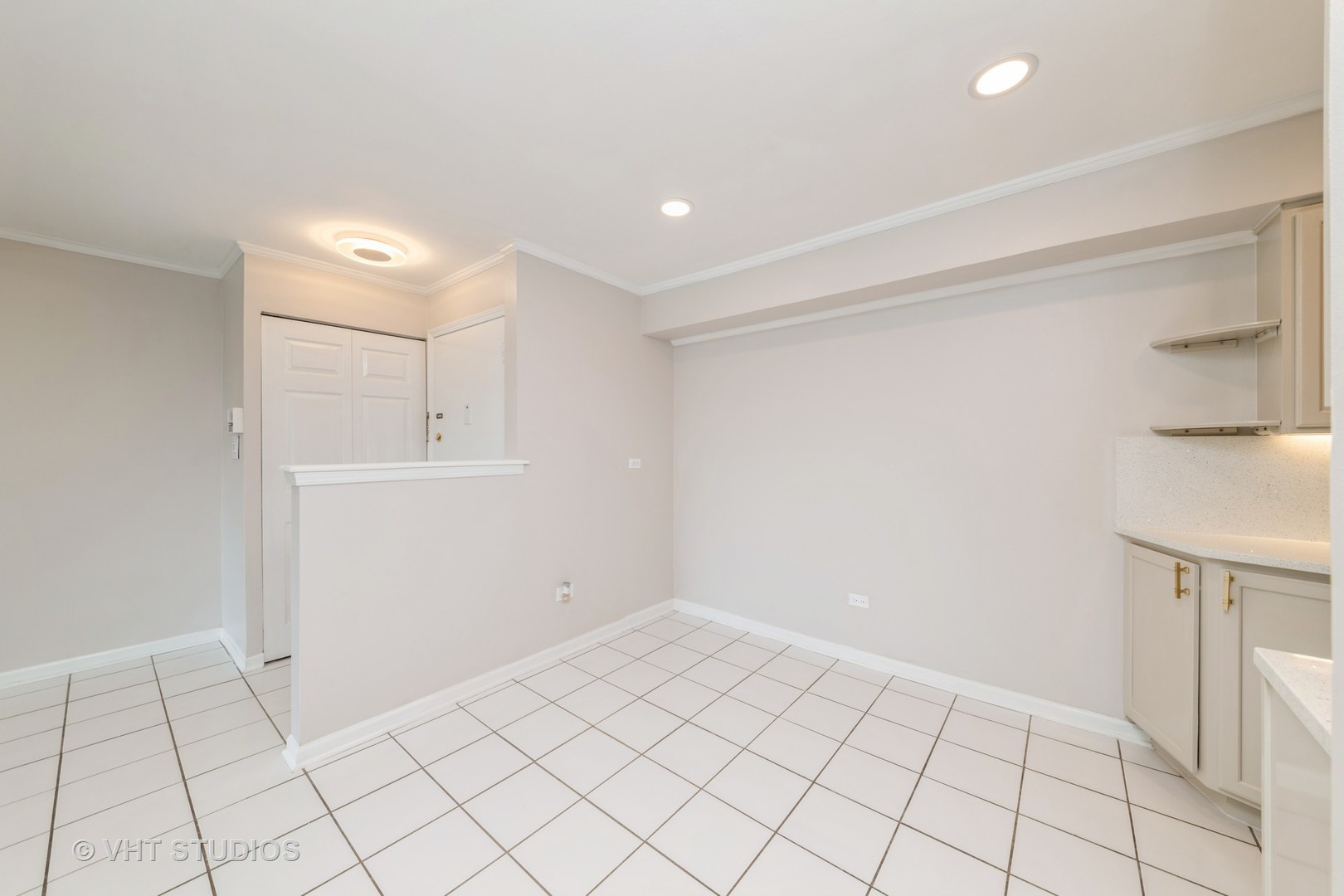 1511 N Windsor Drive #305, Arlington Heights, IL 60004