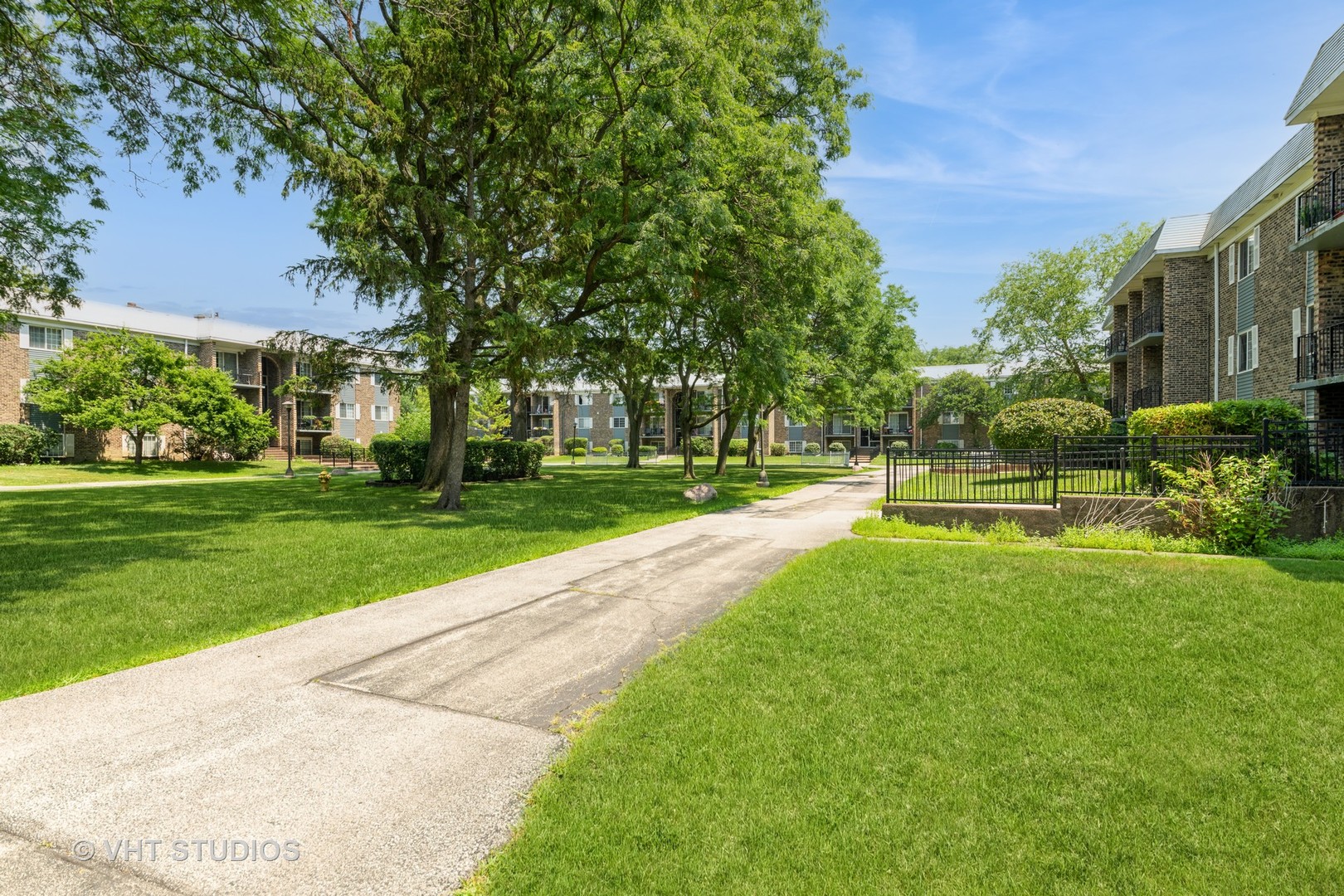 1511 N Windsor Drive #305, Arlington Heights, IL 60004