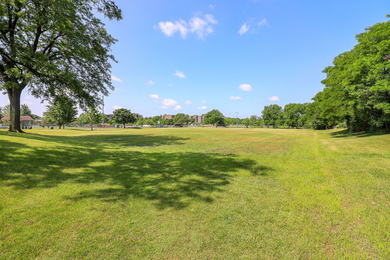 211 James Drive, Westmont, IL 60559