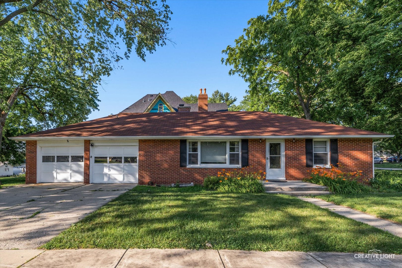 26 E Tyler Street, Oswego, IL 60543