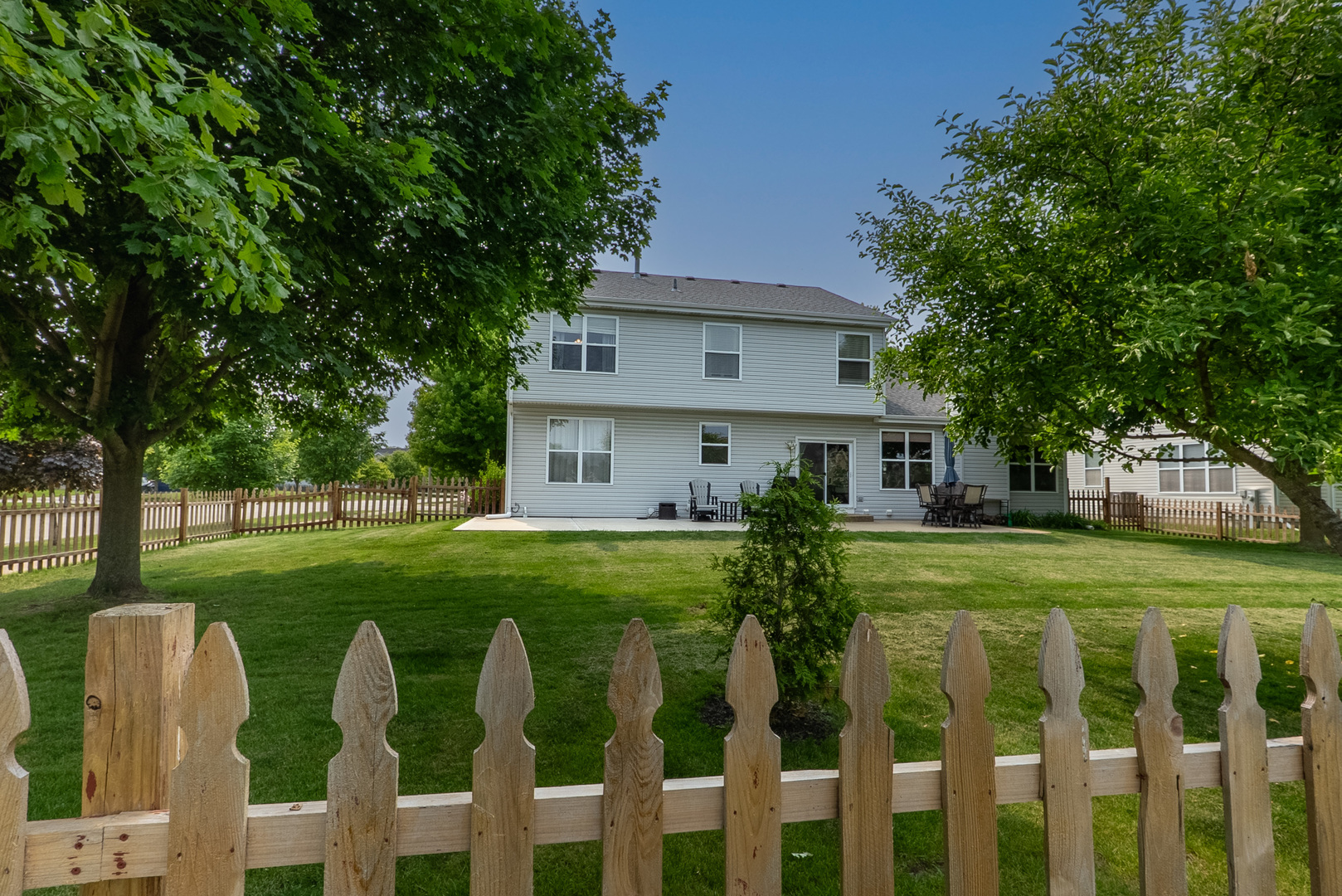 651 Vista Drive, Oswego, IL 60543