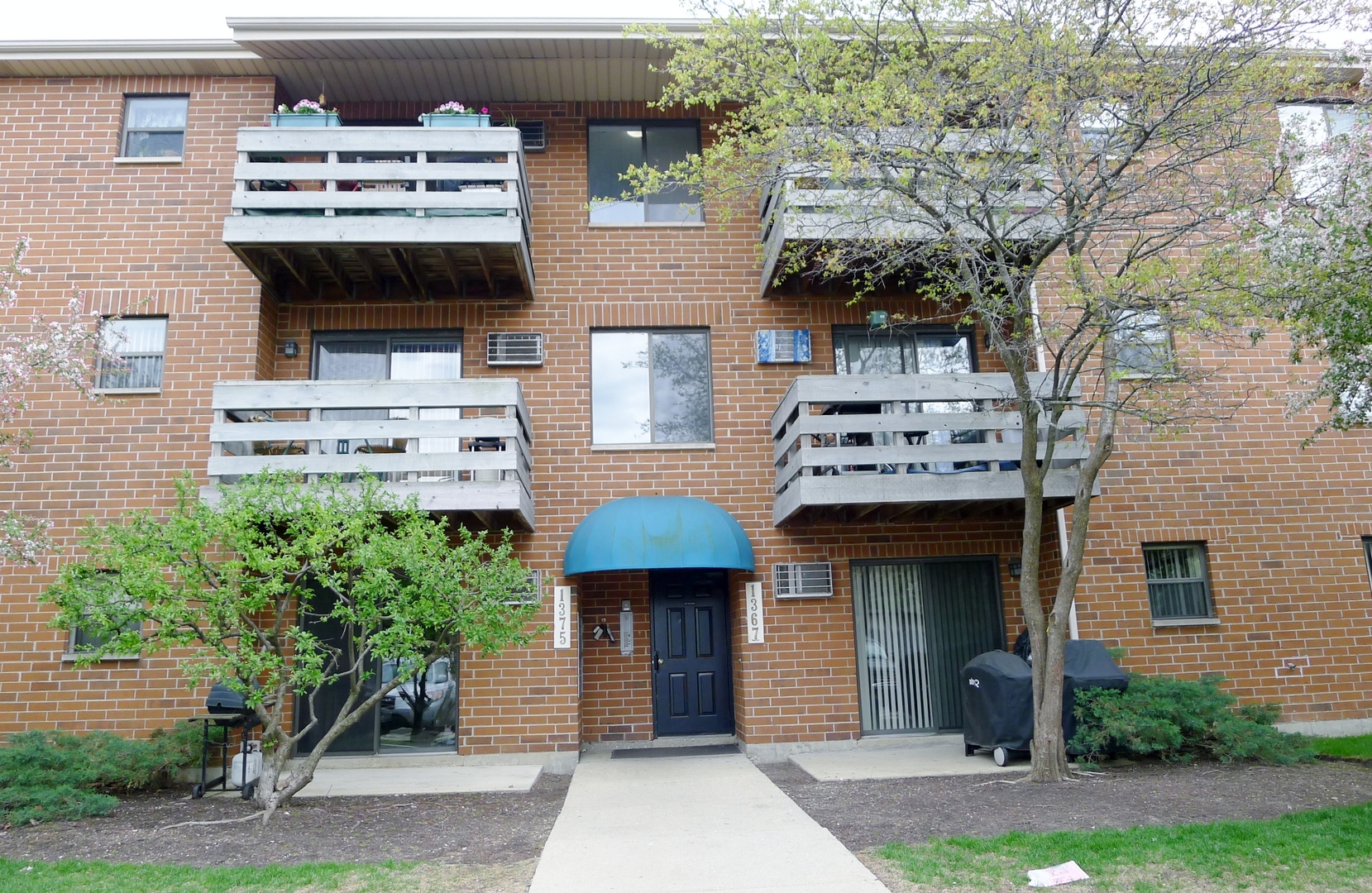 1367 N Winslowe Drive #204, Palatine, IL 60074