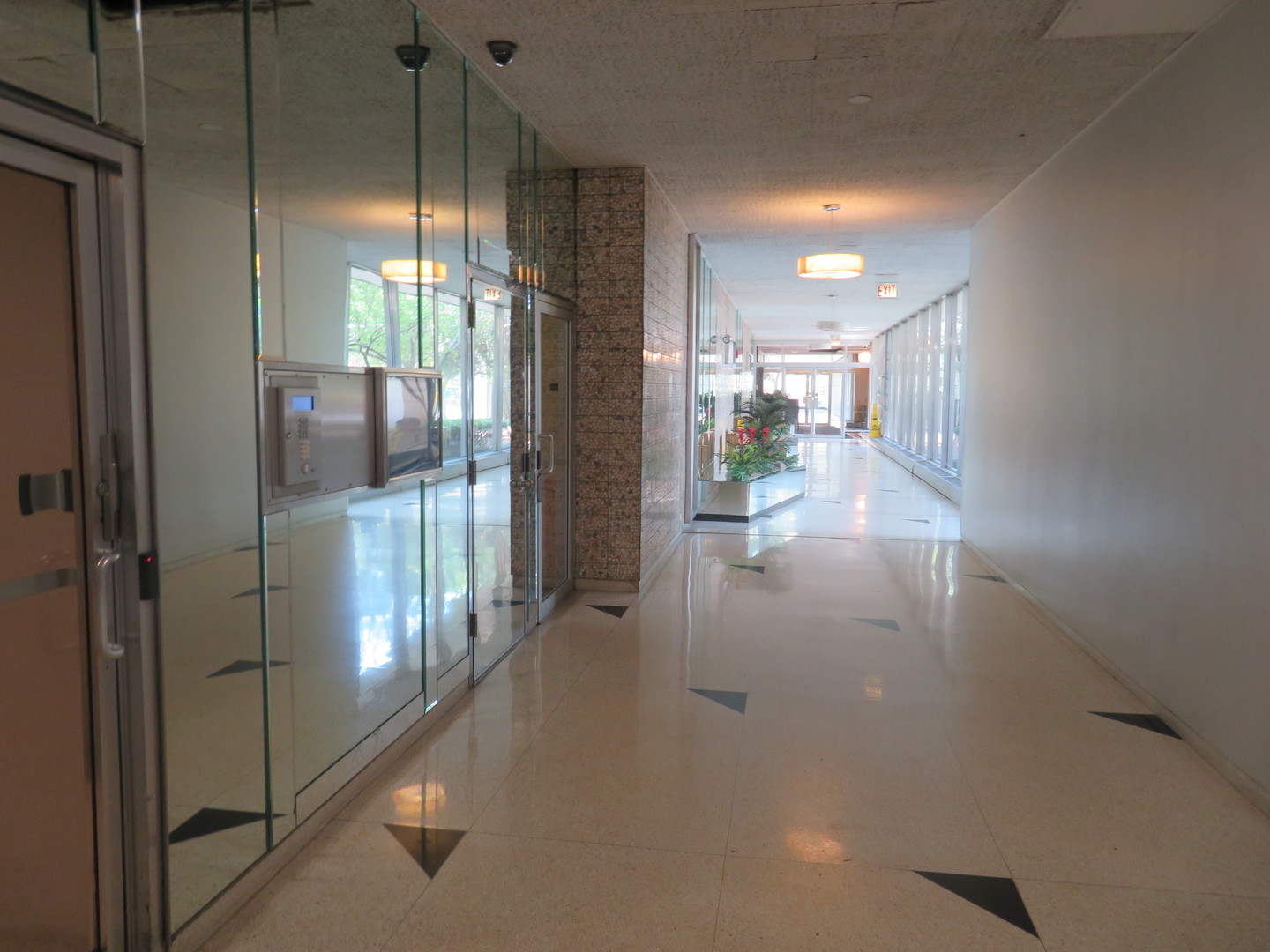 3950 N Lake Shore Drive #1207B, Chicago, IL 60613