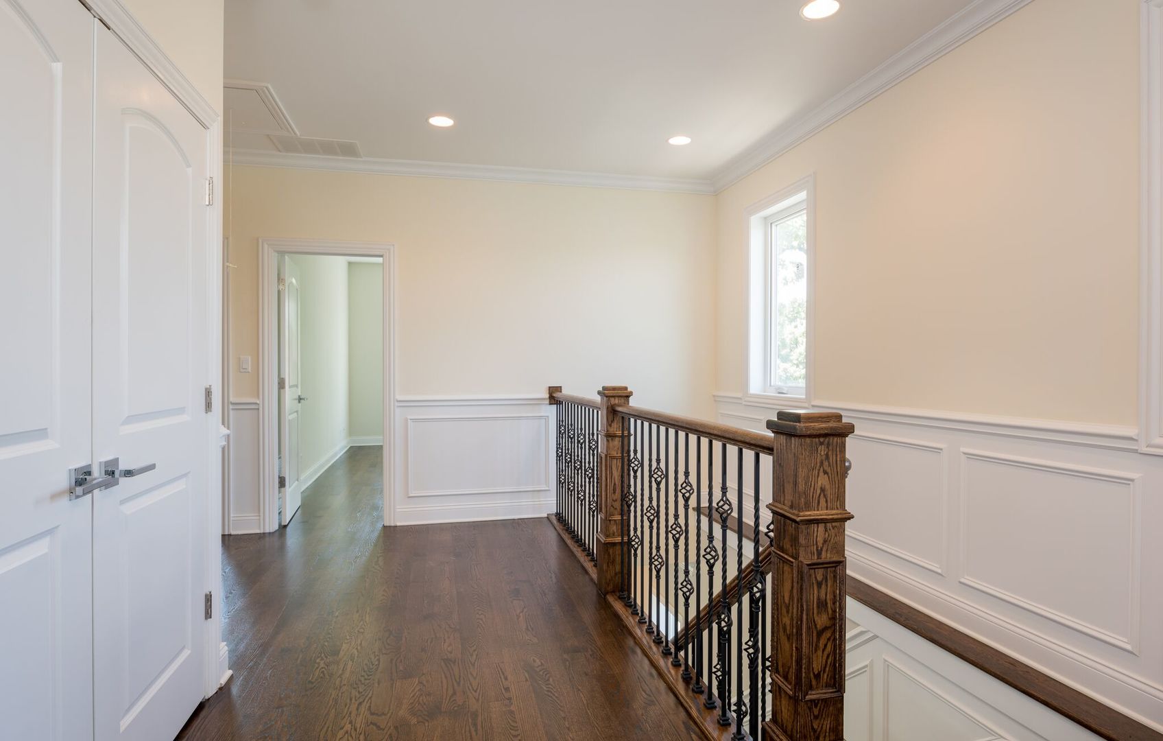 4141 N Dickinson Avenue, Chicago, IL 60641