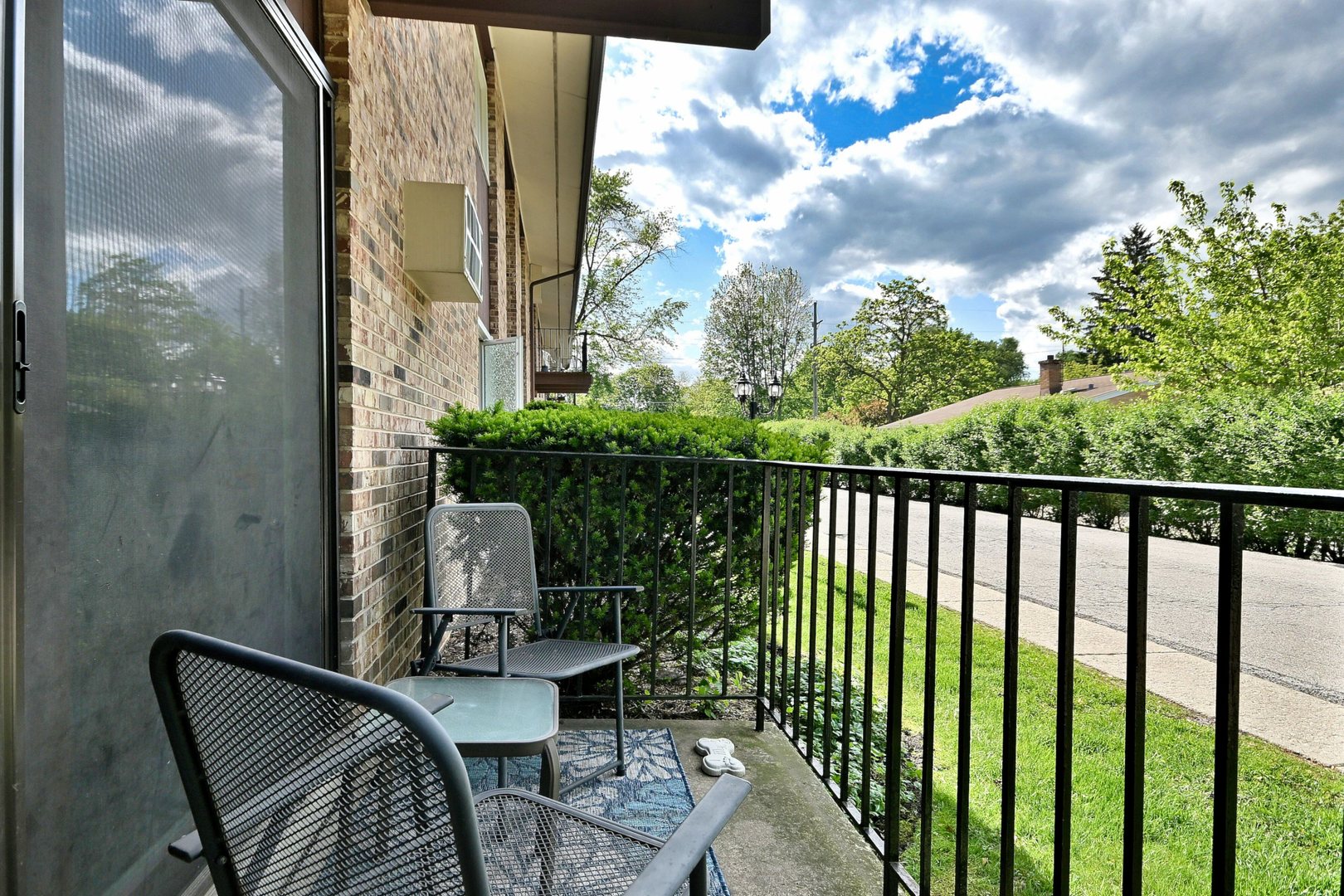505 N Kenilworth Avenue #3, Glen Ellyn, IL 60137