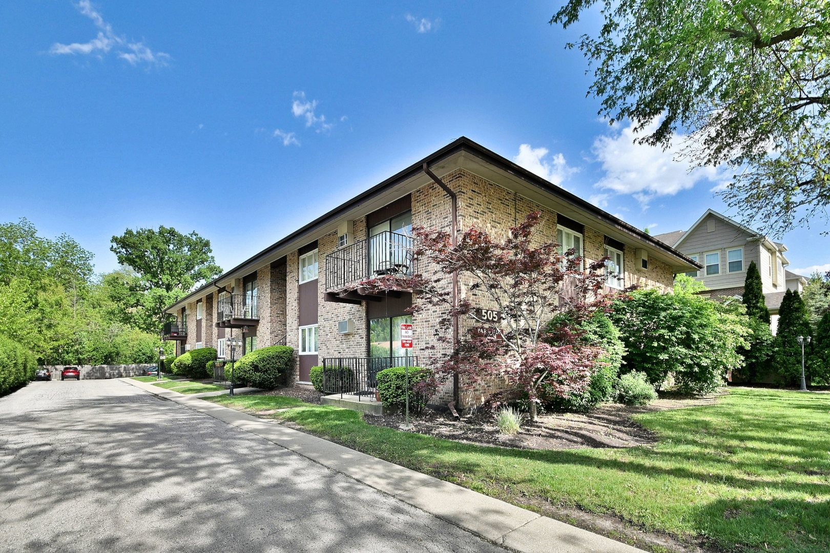 505 N Kenilworth Avenue #3, Glen Ellyn, IL 60137