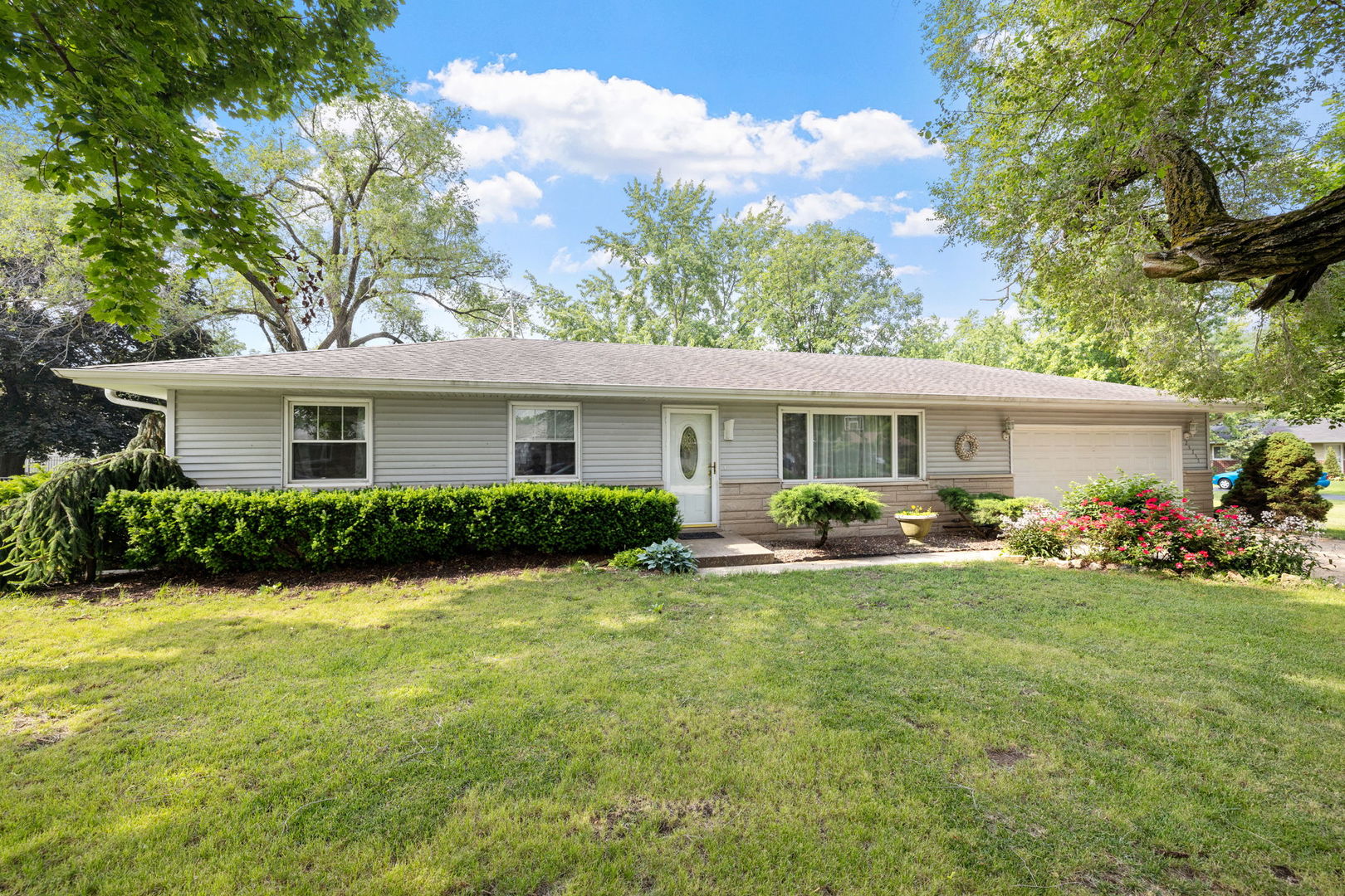 25735 W Hickory Court, Minooka, IL 60447