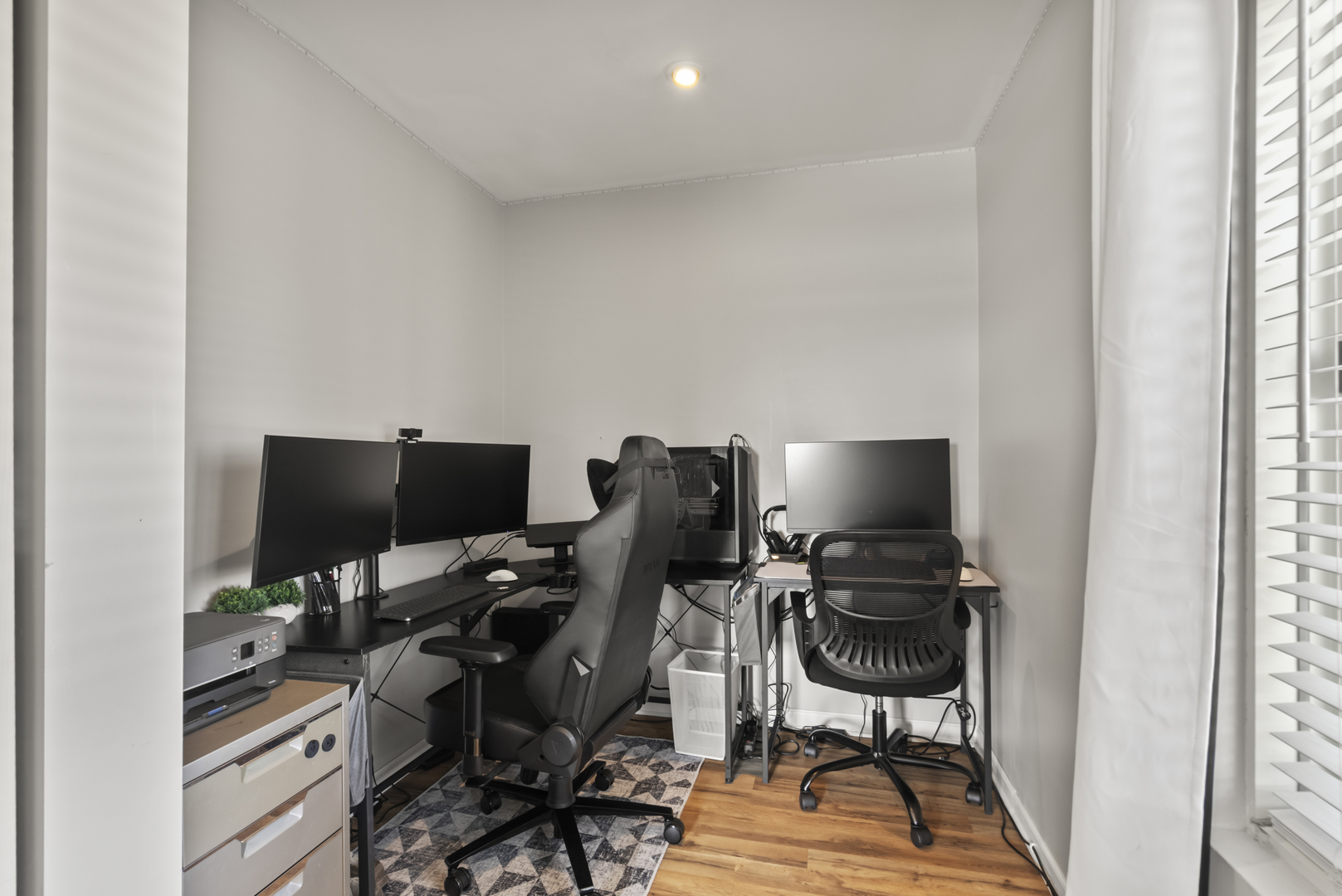 990 Perrie Drive #201, Elk Grove Village, IL 60007
