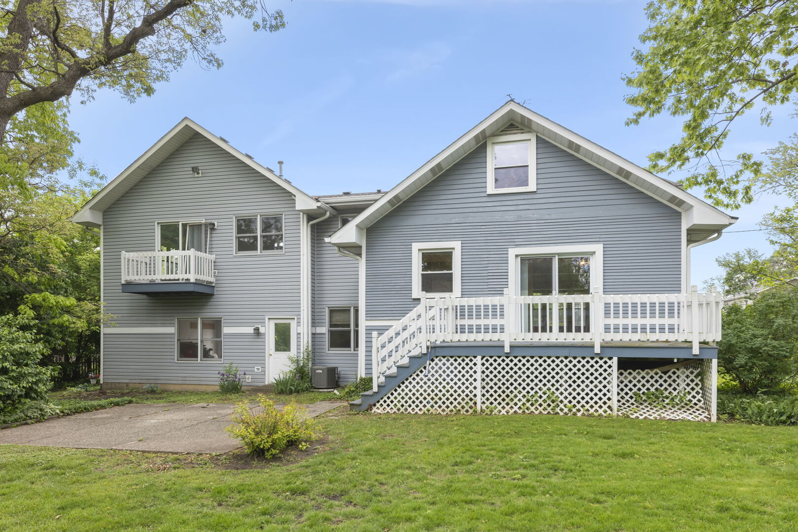 506 Carleton Avenue, Glen Ellyn, IL 60137