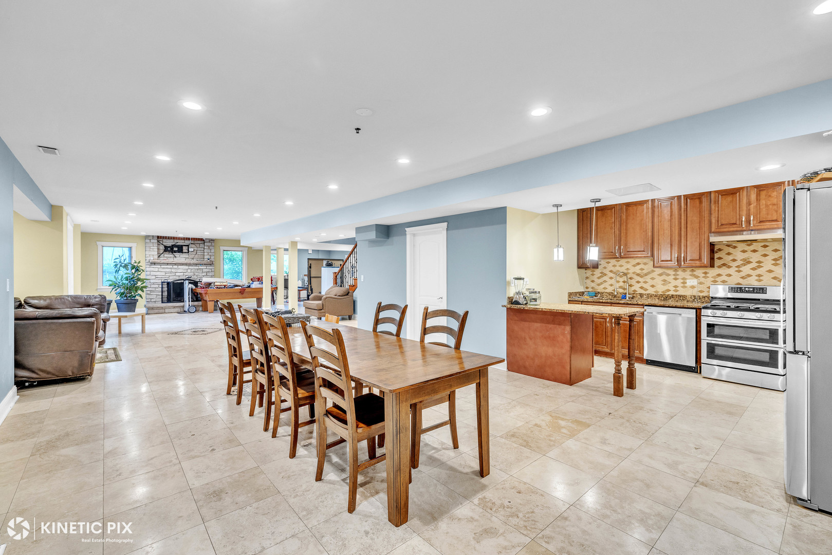 9937 S 88th Avenue, Palos Hills, IL 60465